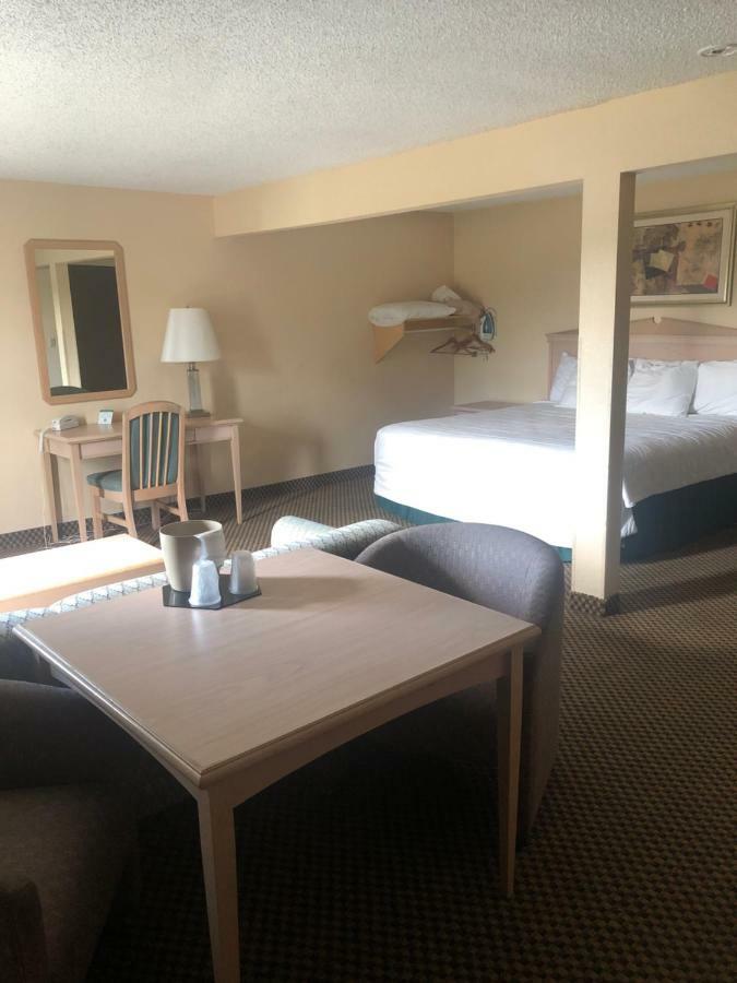Guesthouse Inn & Suites Eugene/Springfield Exteriör bild